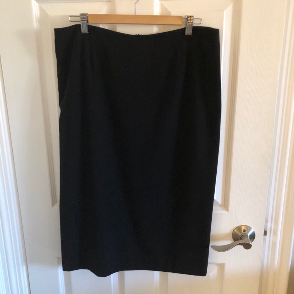 Margaret M Black Pencil Skirt